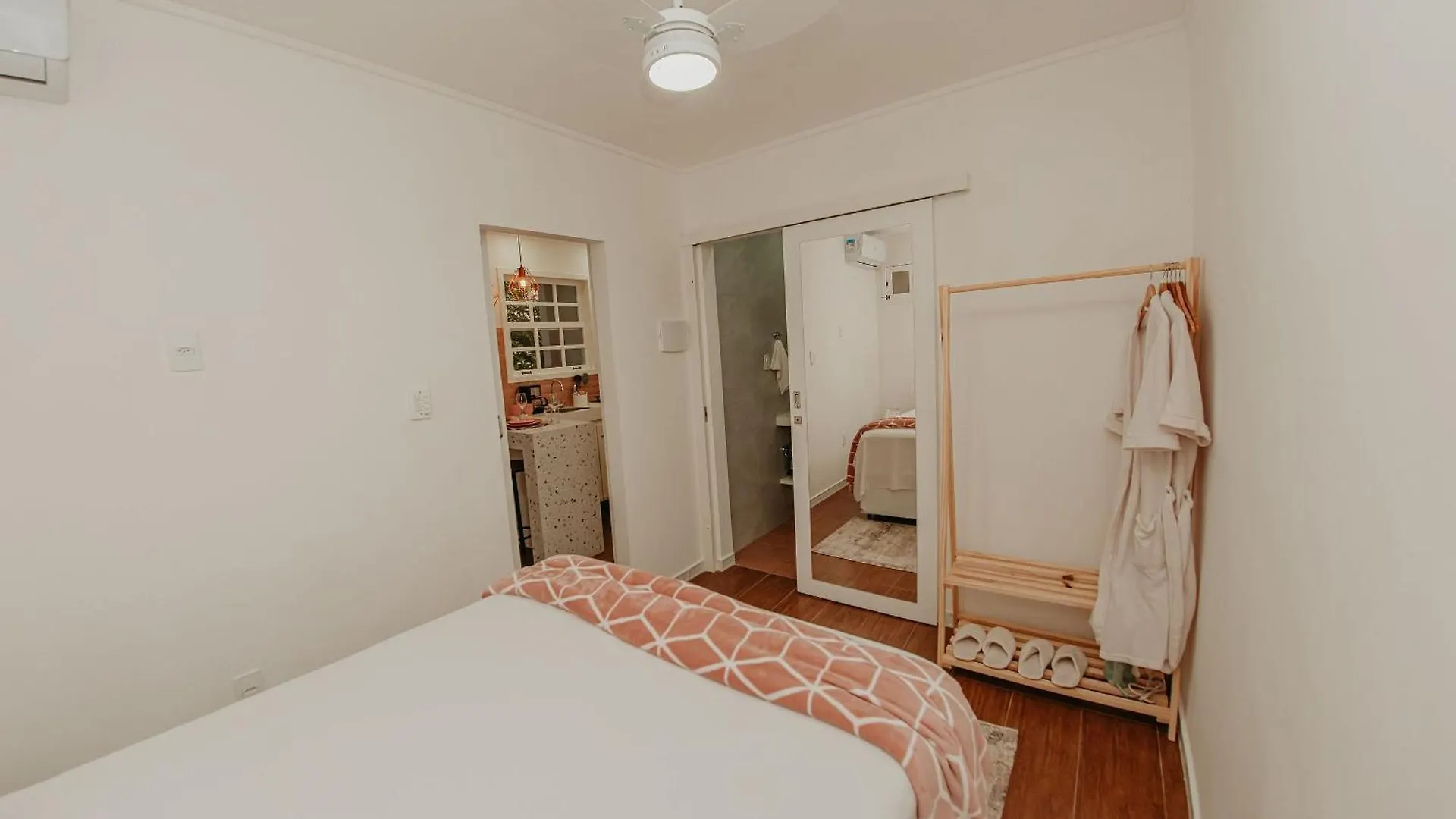 Apartamento Para Casal - 2,4Km Praia Do Forte Cabo Frio